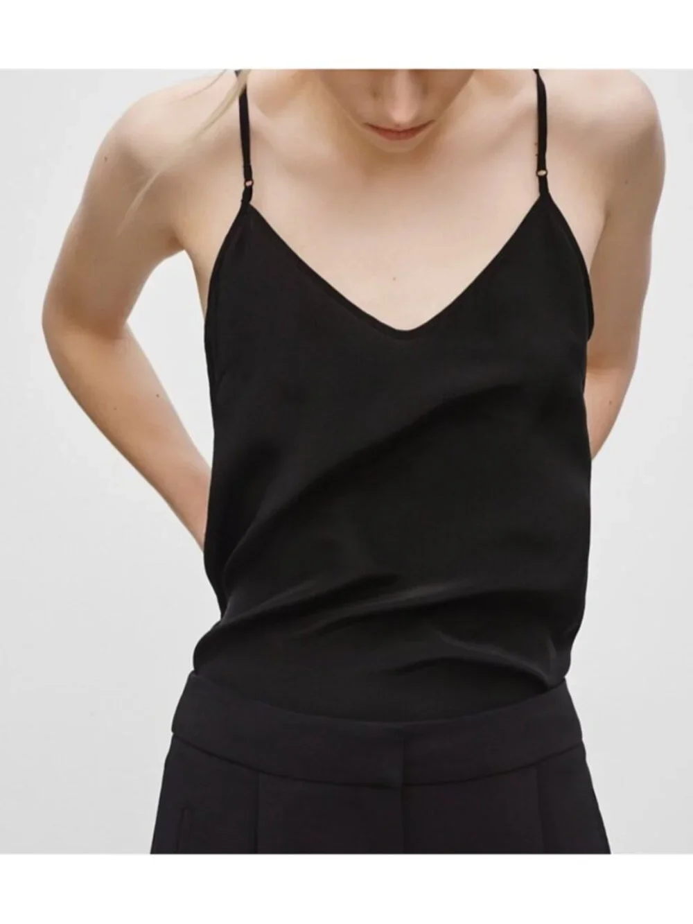 Wilfred Aritzia 100% Silk V-neck Camisole Cami Tank Size XS